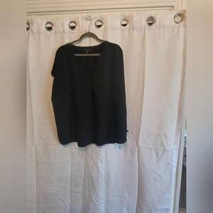 Banana Republic Size XXL Black Short Sleeve Blouse.